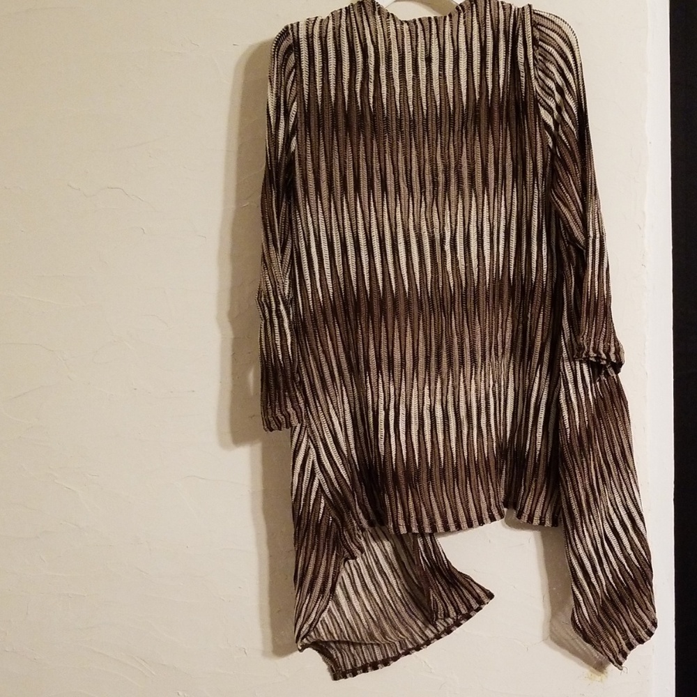 shirt - Picture 2 of 2